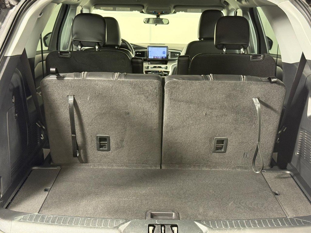 Used 2023 Ford Explorer XLT w/ Equipment Group 202A AWD/4WD image 10