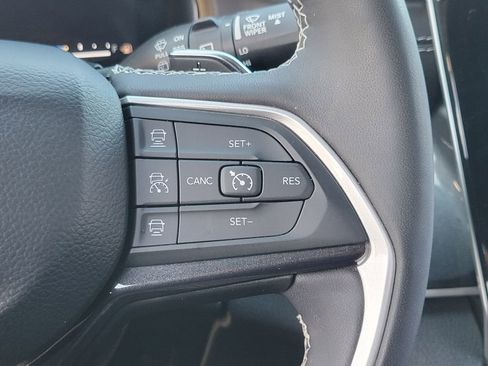 Used 2023 Jeep Grand Cherokee L Laredo AWD/4WD image 6