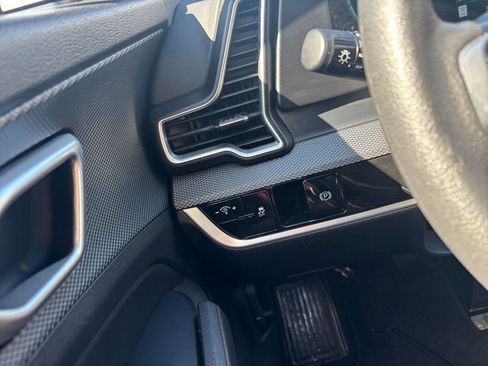 Used 2025 Kia Sportage LX image 33