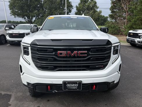 Used 2025 GMC Sierra 1500 AT4 w/ AT4 Premium Package AWD/4WD image 3