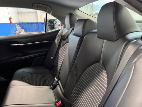 Used 2022 Toyota Camry SE image 18