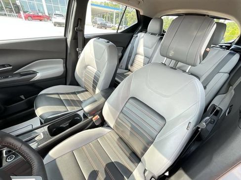 Used 2023 Nissan Kicks SR w/ SR Premium Package FWD image 12