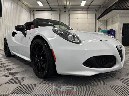 Used 2016 Alfa Romeo 4C Spider w/ Spider Track Package 3 RWD image 24