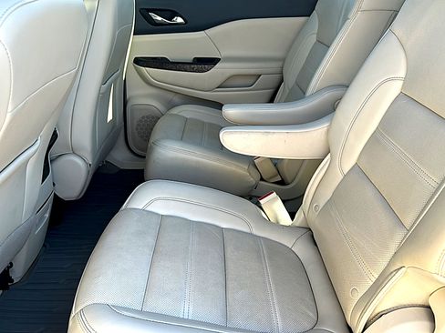 Used 2023 GMC Acadia Denali w/ Denali Ultimate Package image 18