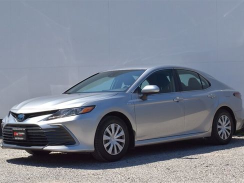 Used 2021 Toyota Camry LE FWD image 8