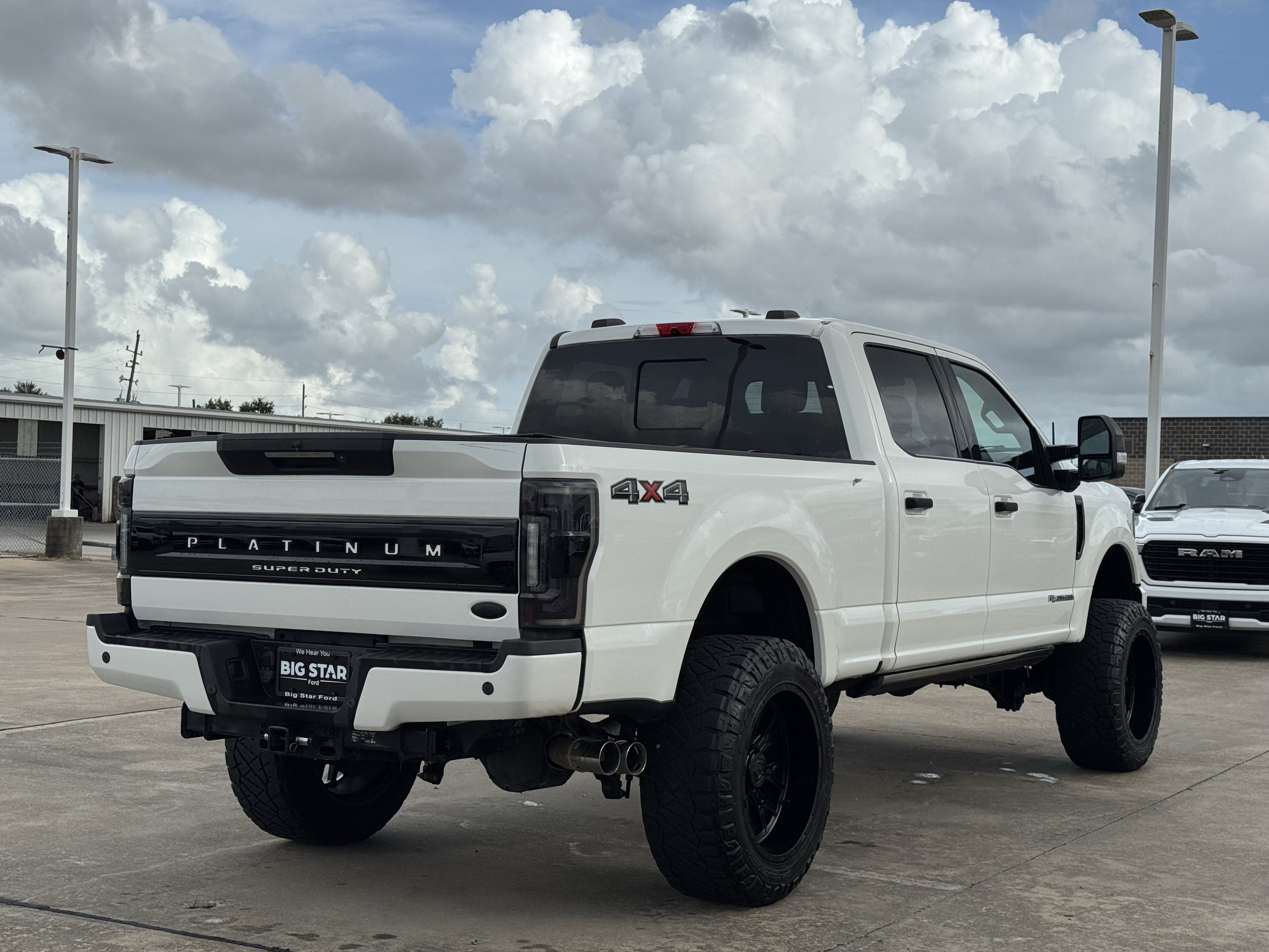 Used 2022 Ford F250 Platinum AWD/4WD image 7