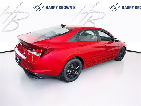 Used 2023 Hyundai Elantra SEL w/ Preferred Accessory Package image 28