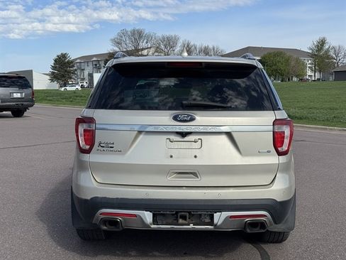 Used 2017 Ford Explorer Platinum AWD/4WD image 5