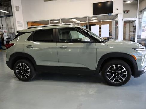 New 2026 Chevrolet TrailBlazer LT w/ LT Cold Weather Package AWD/4WD image 4