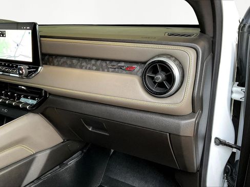 Used 2024 Chevrolet Colorado ZR2 AWD/4WD image 26