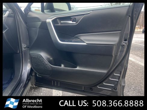 Used 2025 Toyota RAV4 XLE image 21