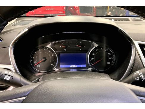 Used 2020 Chevrolet Equinox LT w/ Midnight Edition FWD image 22