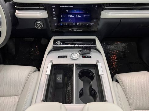 Used 2025 Lincoln Navigator L Reserve AWD/4WD image 14