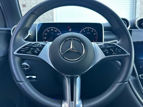 Used 2025 Mercedes-Benz GLC 300 image 27
