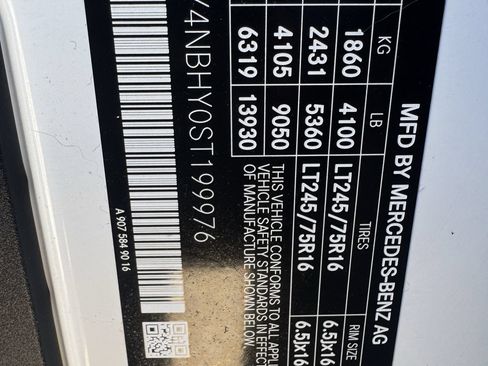 Used 2025 Mercedes-Benz Sprinter 2500 image 27