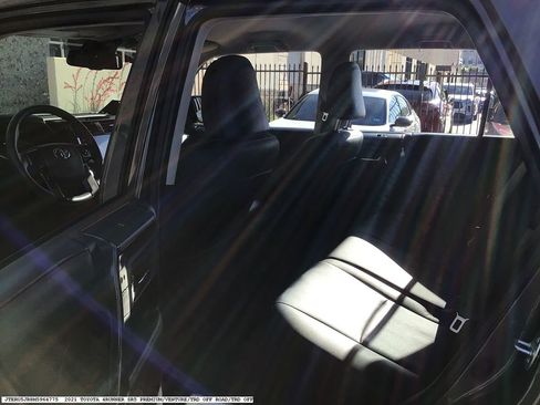 Used 2021 Toyota 4Runner TRD Off-Road Premium image 14