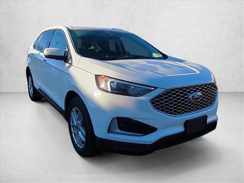 Used 2024 Ford Edge SEL image 3
