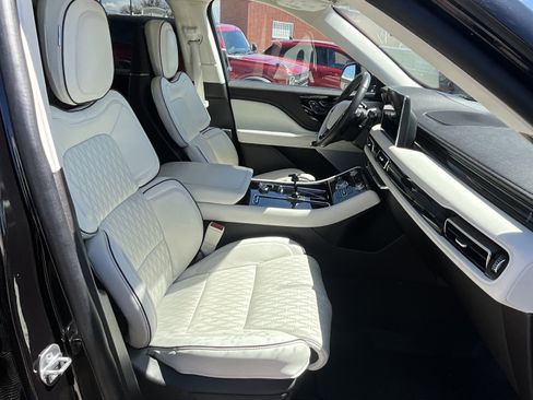 Used 2023 Lincoln Aviator Black Label w/ Dynamic Handling Package AWD/4WD image 14