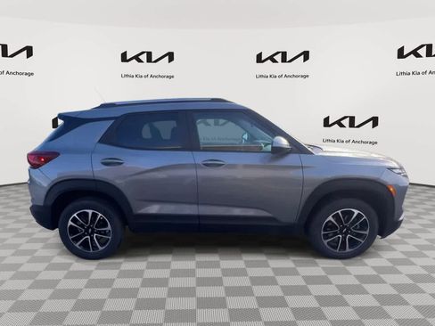 Used 2025 Chevrolet TrailBlazer LT image 9