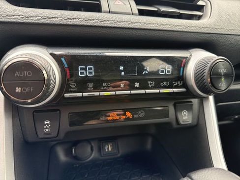Used 2024 Toyota RAV4 XLE FWD image 13