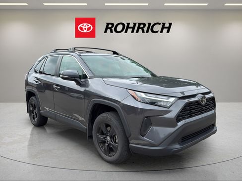 Used 2024 Toyota RAV4 XLE w/ Convenience Package AWD/4WD image 4