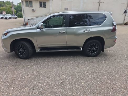 Used 2021 Lexus GX 460 Premium w/ Premium Package AWD/4WD image 3