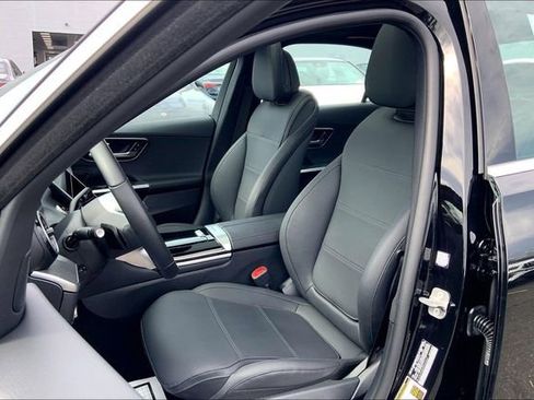Used 2025 Mercedes-Benz C 300 4MATIC Sedan image 6