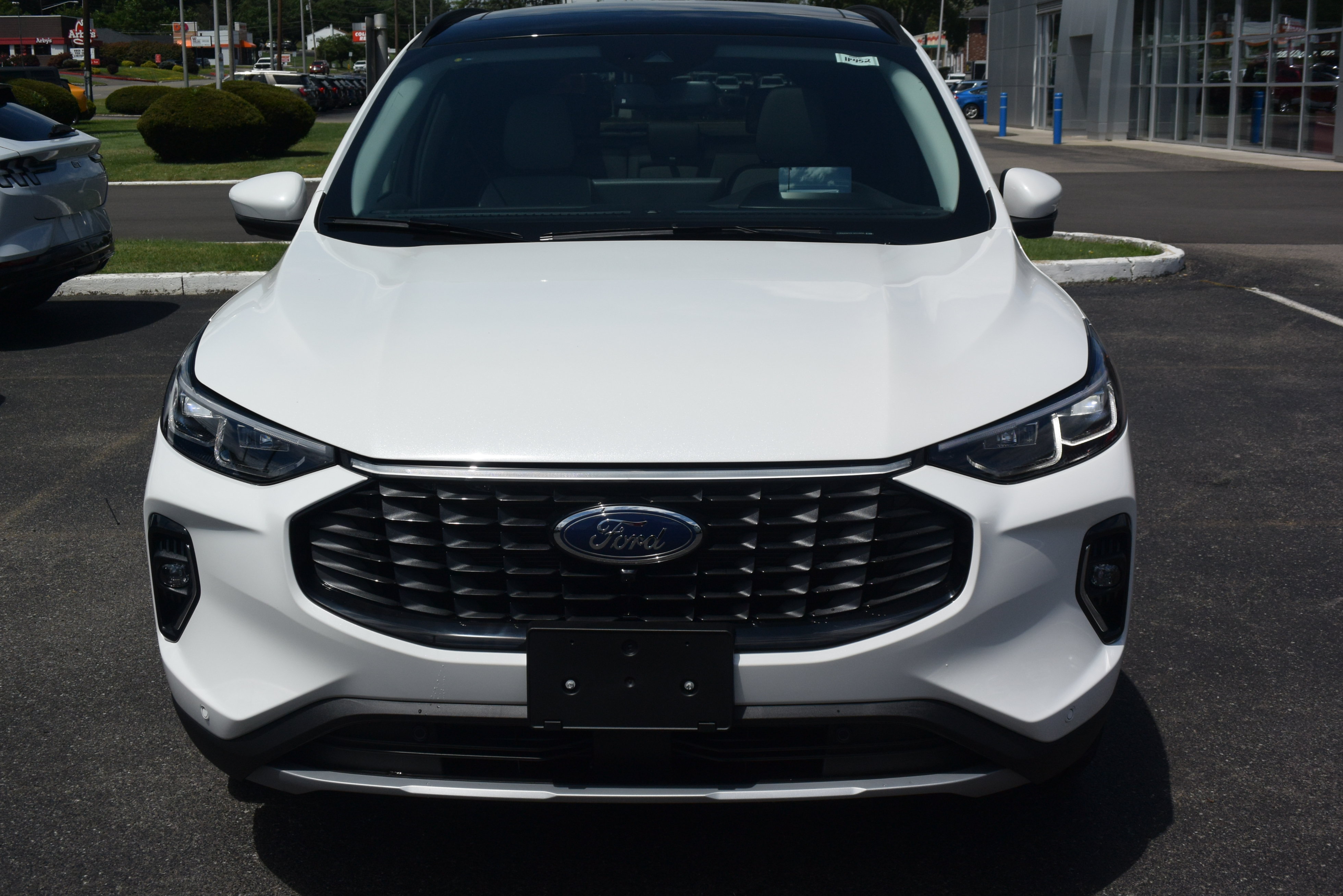 Used 2023 Ford Escape Platinum w/ Premium Technology Package AWD/4WD image 2
