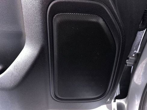 Used 2023 Chevrolet Silverado 1500 Custom image 25