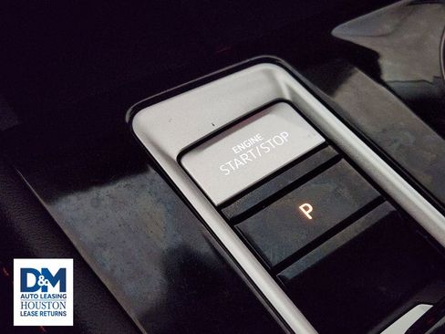 Used 2024 Volkswagen Atlas Peak Edition SE AWD/4WD image 28