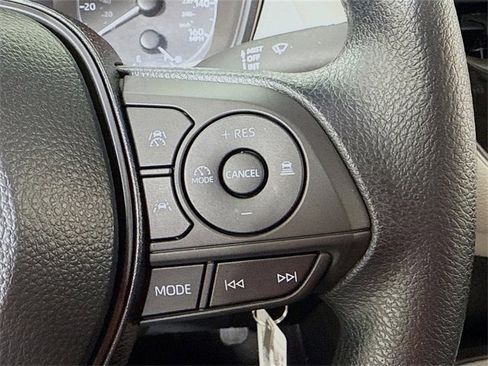 Certified 2025 Toyota Corolla LE image 14