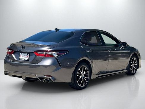 Used 2023 Toyota Camry SE FWD image 5
