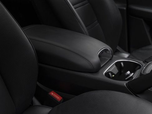 Used 2021 Porsche Cayenne GTS image 40