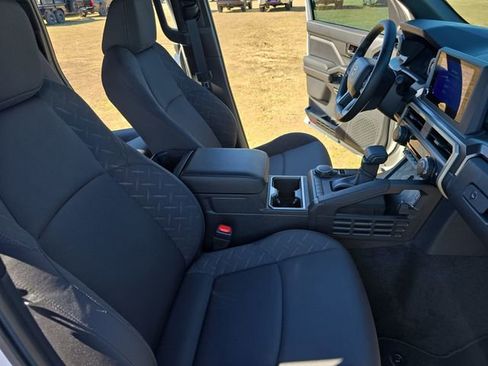 Used 2025 Toyota Tacoma SR5 image 10