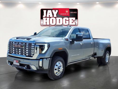 New 2026 GMC Sierra 3500 Denali w/ Technology Package AWD/4WD image 2