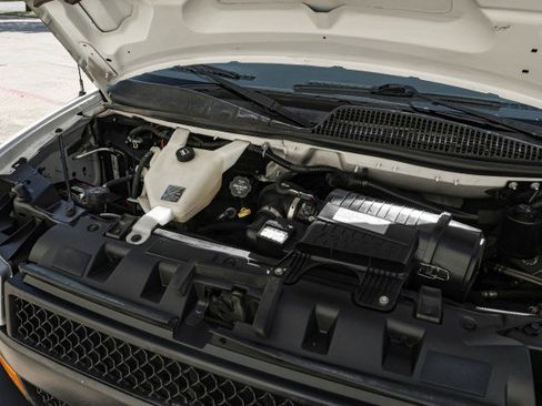 Used 2020 Chevrolet Express 2500 image 45