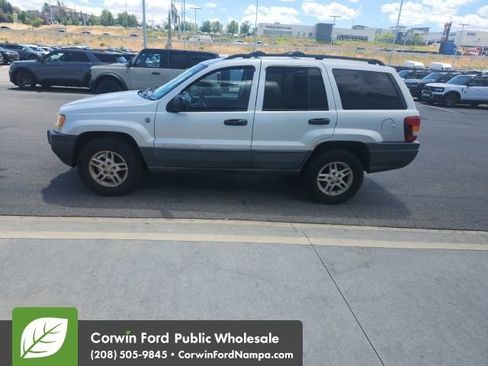 Used 2004 Jeep Grand Cherokee Laredo w/ Convenience Group AWD/4WD image 12