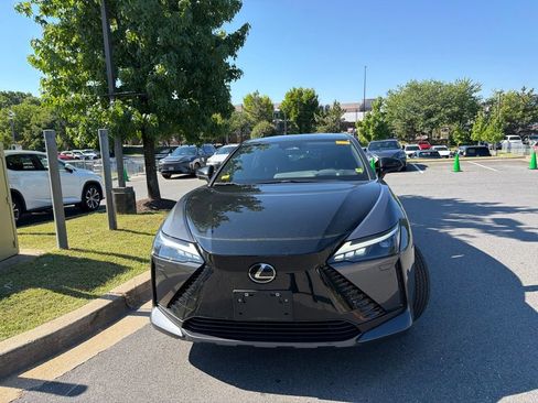 Used 2023 Lexus RZ 450e Premium w/ Technology Package AWD/4WD image 2