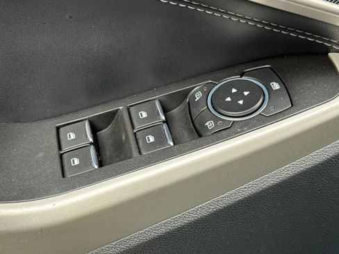 Used 2022 Ford Explorer XLT w/ Equipment Group 202A image 13