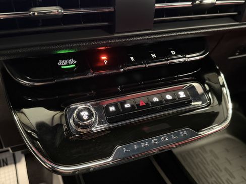 Used 2025 Lincoln Corsair Reserve w/ Equipment Group 202A image 16