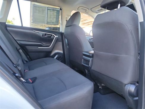 Used 2019 Toyota RAV4 LE image 23