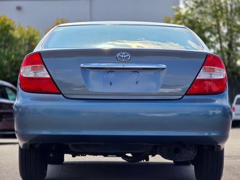 Used 2004 Toyota Camry FWD image 12