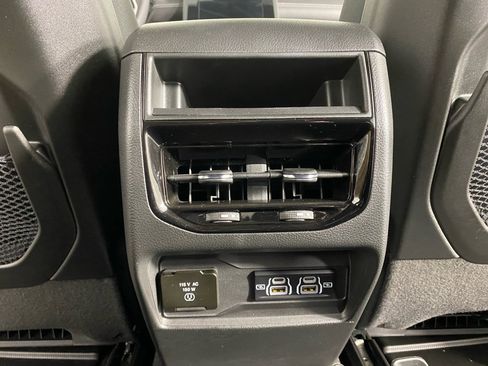 Used 2024 Jeep Grand Cherokee Altitude image 24