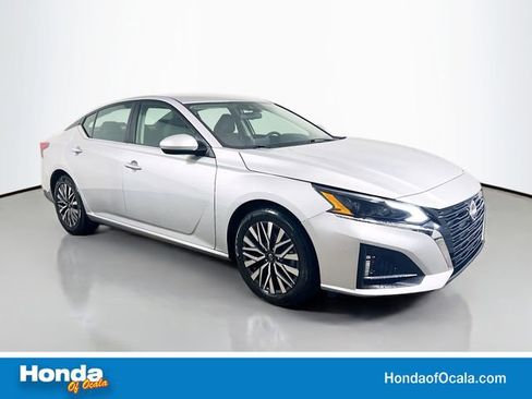 Used 2023 Nissan Altima 2.5 SV image 1