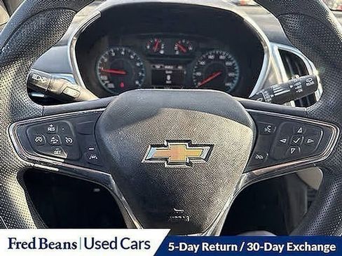Used 2021 Chevrolet Equinox LS w/ LS Convenience Package image 35