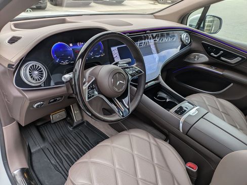 Used 2024 Mercedes-Benz Maybach EQS 680 4MATIC image 14