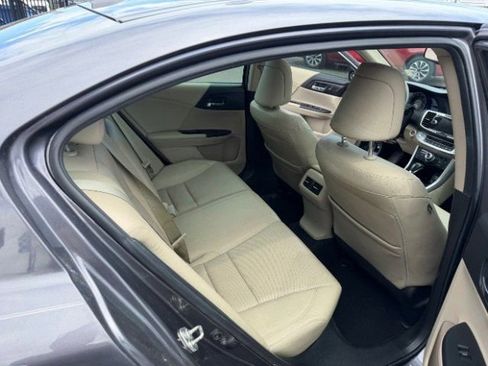 Used 2015 Honda Accord Touring image 29