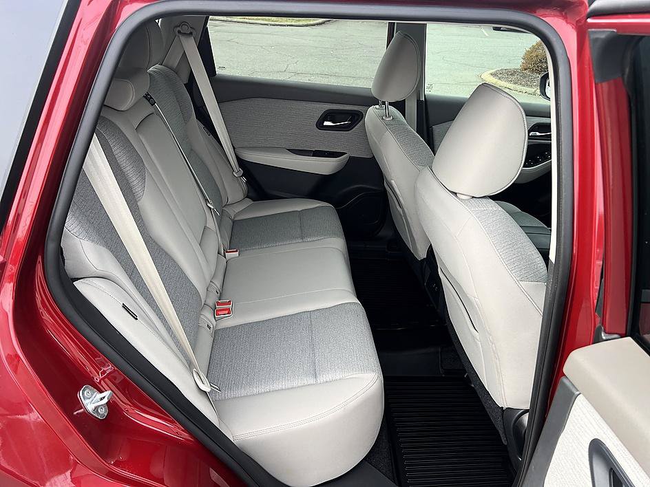 Certified 2022 Nissan Rogue SV FWD image 17