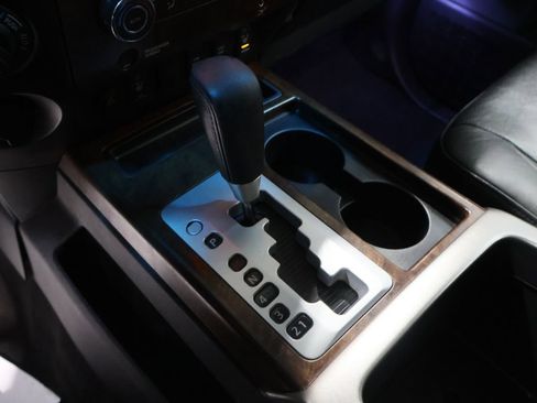 Used 2011 Nissan Titan SL w/ SL Technology Pkg image 27