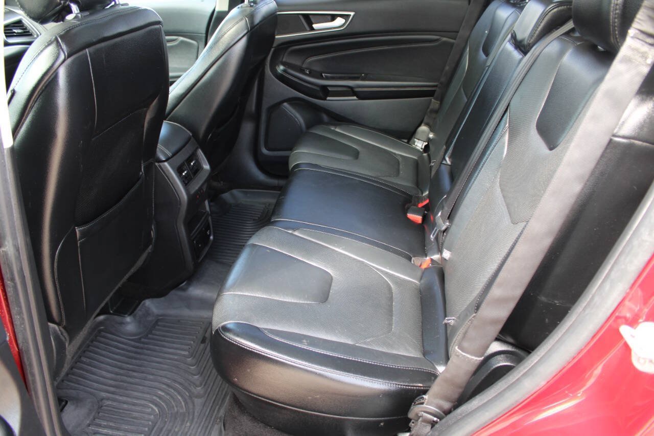 Used 2016 Ford Edge Titanium w/ Equipment Group 302A AWD/4WD image 14